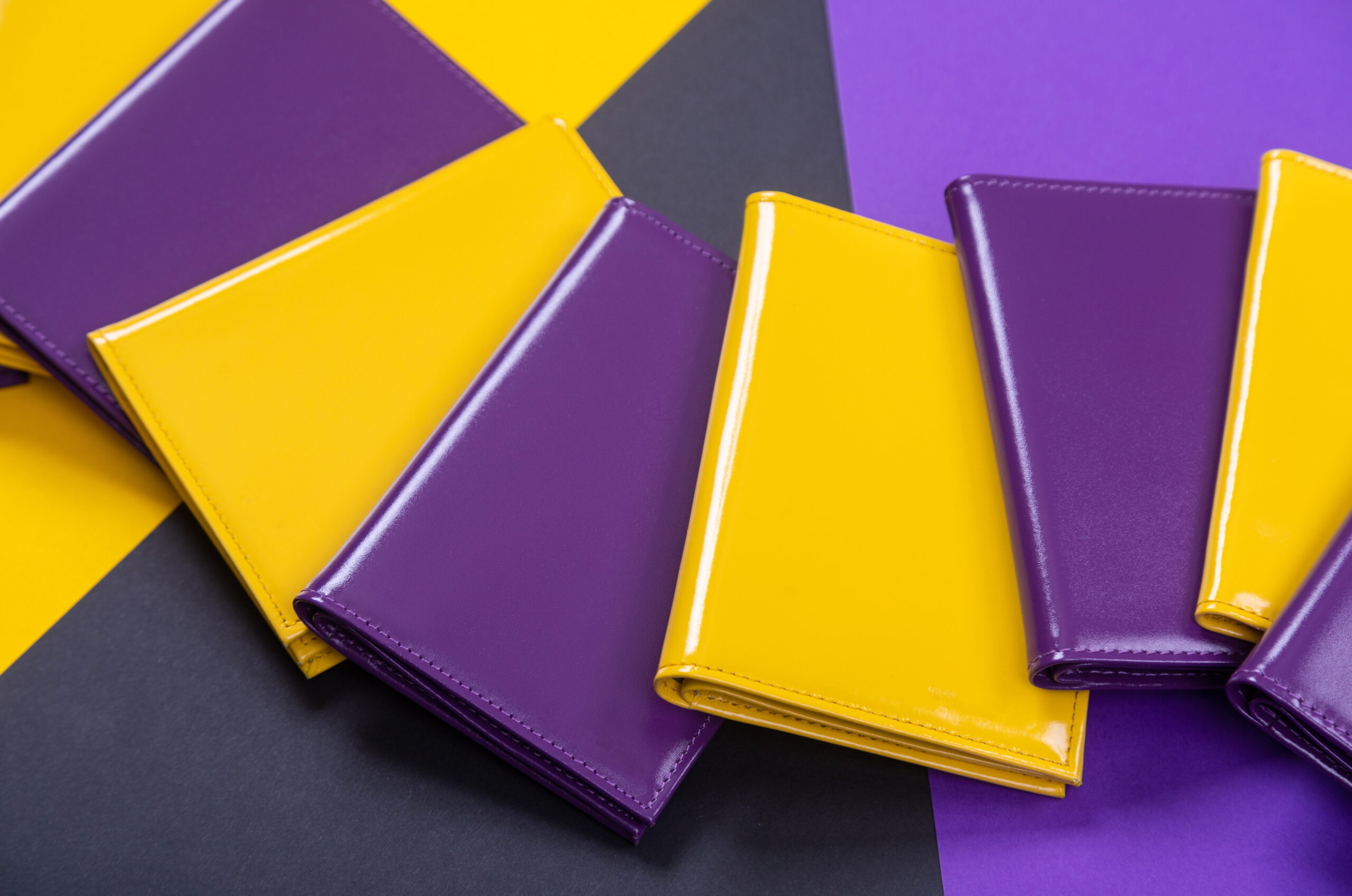 bold yellow and purple notebooks on geometric back 2026 01 08 05 11 50 utc