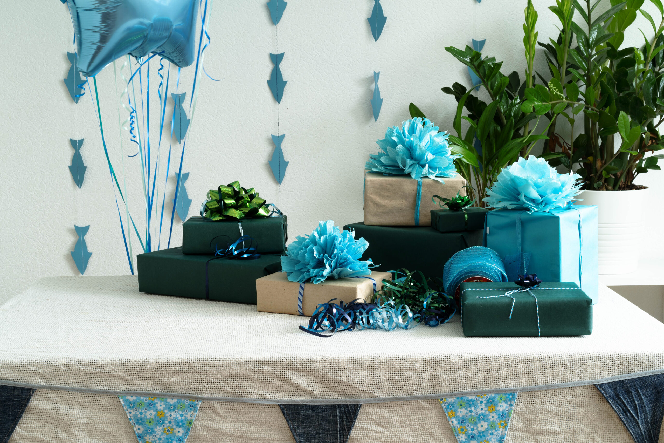 the decor of a children s table for a birthday 2026 01 06 08 58 33 utc