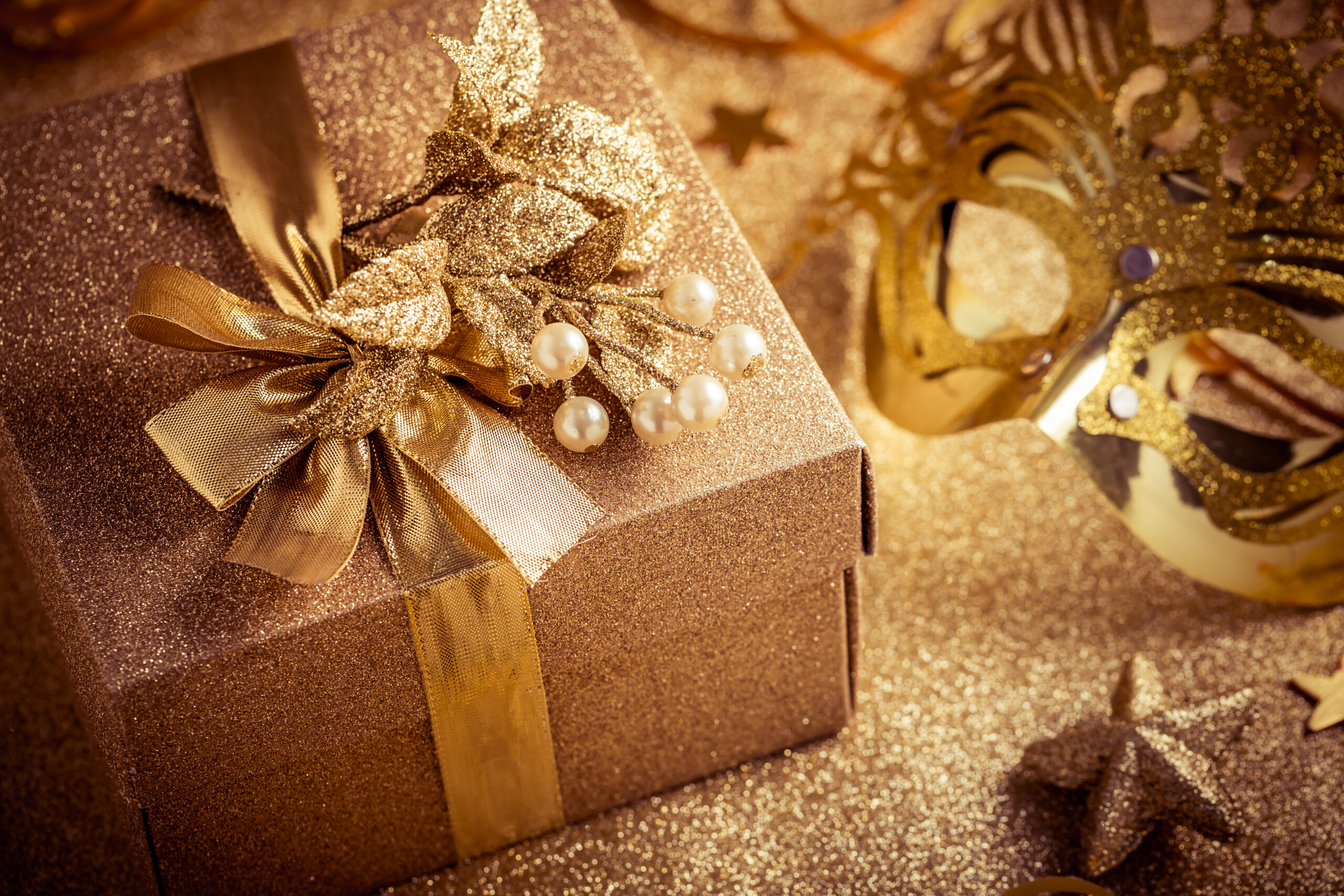 gift box in golden tone with venetian golden carni 2026 03 16 22 59 49 utc