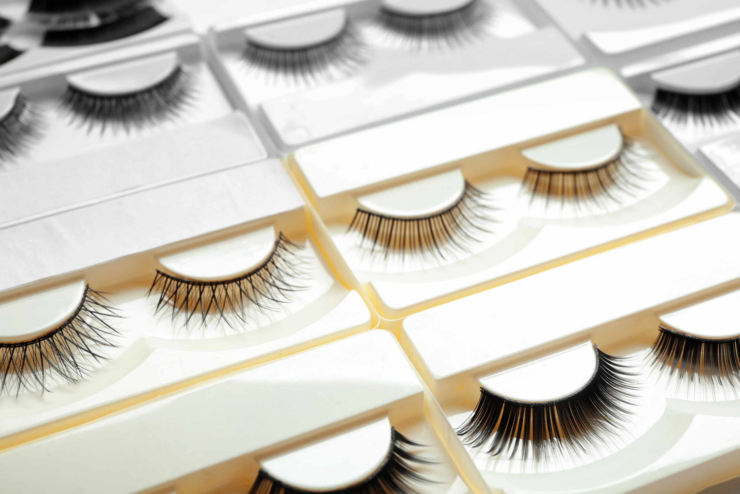 set with different false eyelashes in packs as bac 2026 03 10 01 33 38 utc