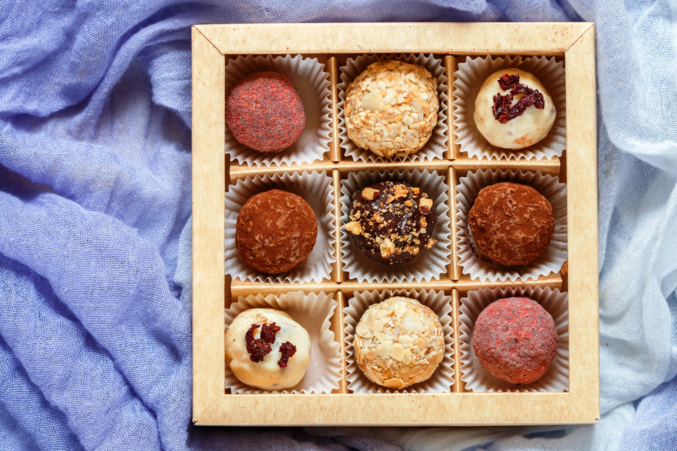 assorted truffle set of dark and white chocolate w 2026 01 09 15 07 04 utc (1)