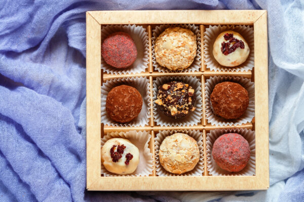 assorted truffle set of dark and white chocolate w 2026 01 09 15 07 04 utc (1)
