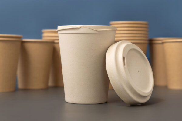 beige kraft paper cups and opened reusable bamboo 2026 01 09 11 54 28 utc