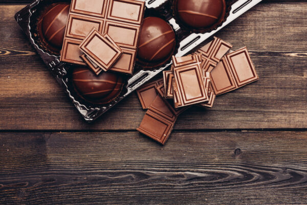 cakes in chocolate glaze and a bar of chocolate on 2026 01 09 07 17 37 utc