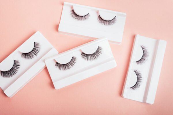 false strip eyelashes in boxes 2026 03 18 05 05 16 utc