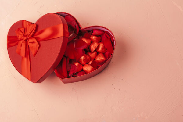 gift box chocolate for valentine 39 s day 2026 01 09 06 35 17 utc