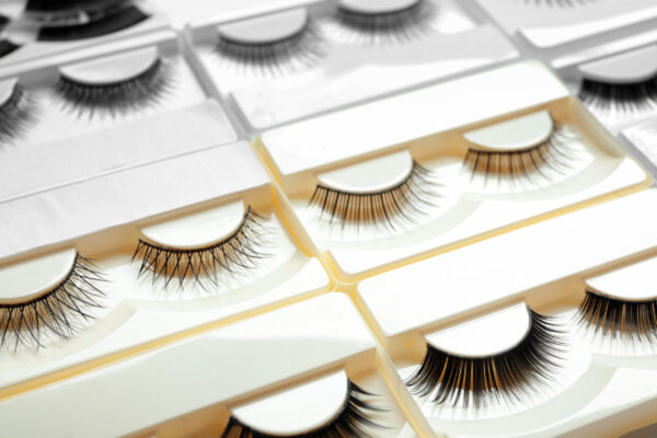 set with different false eyelashes in packs as bac 2026 03 10 01 33 38 utc