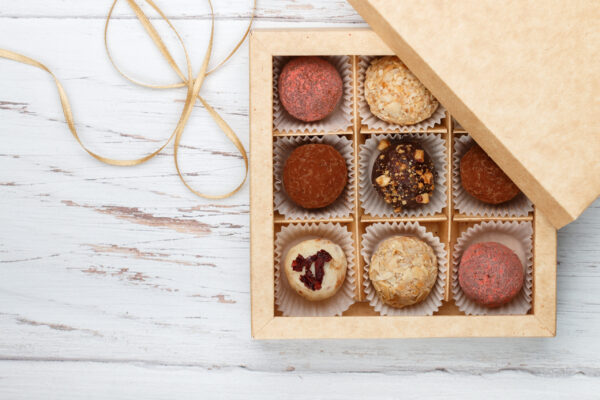 assorted truffle set of dark and white chocolate w 2026 03 26 03 29 52 utc