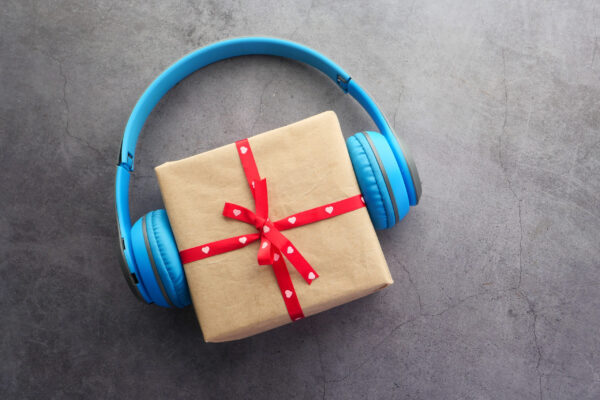 gift box and heart phone on black background 2026 01 06 10 18 16 utc