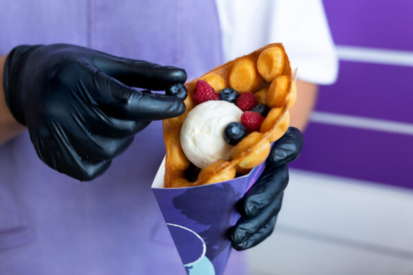 the chef decorates the hong kong bubble waffle wit 2026 01 07 01 28 29 utc