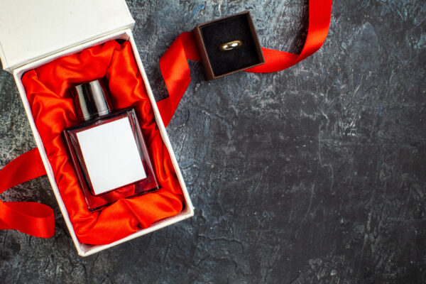 top view of engagement band perfume in gift box on 2026 03 18 13 43 02 utc