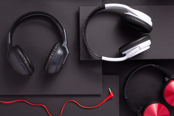 wireless earphones or headphones 2026 03 09 09 19 31 utc