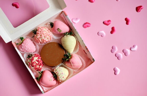 delicious chocolate covered strawberries in gift b 2026 03 19 22 53 46 utc